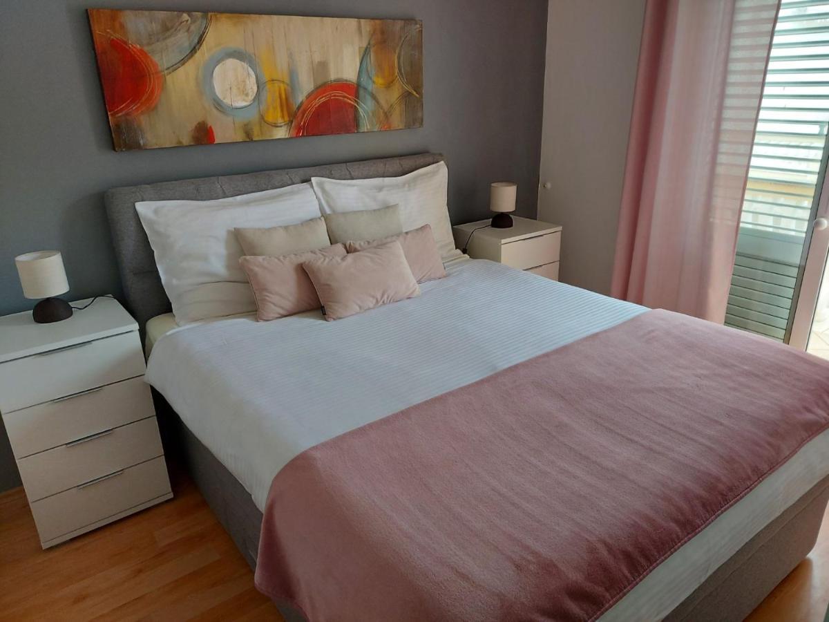 Apartman Larisa Apartment Kampor Exterior photo