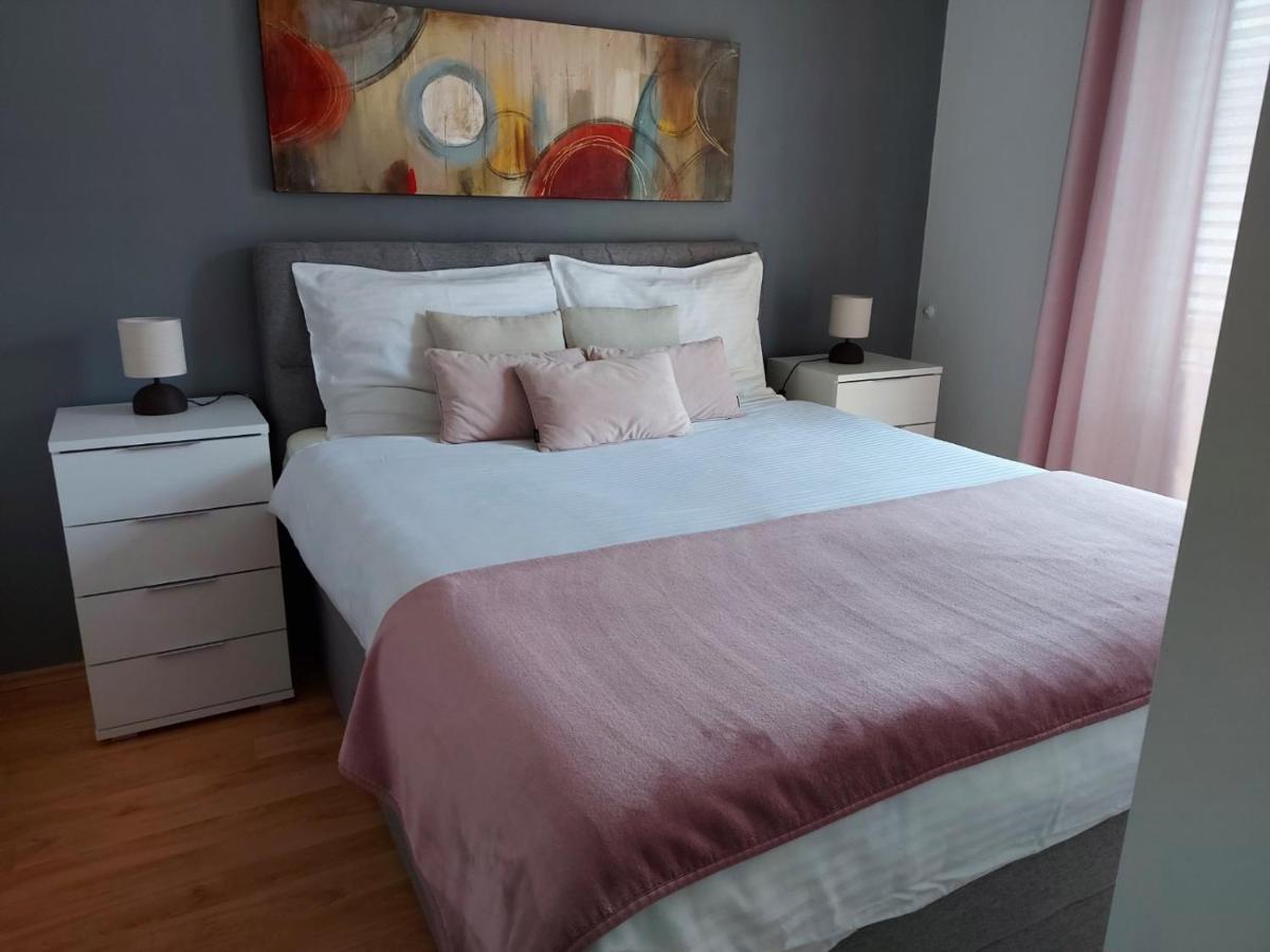 Apartman Larisa Apartment Kampor Exterior photo